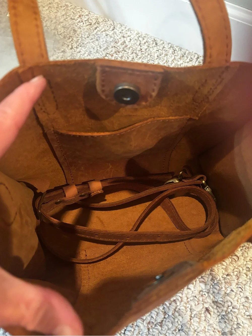 Portland Leather Goods Lola crossbody in  brown. Comes w/ the crossbody strap.